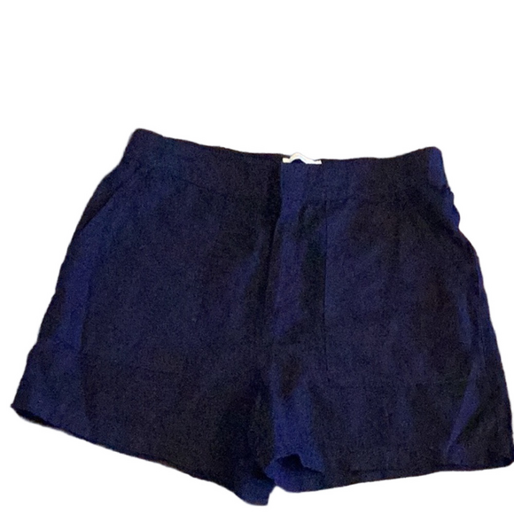 Nicole Miller Pants - Nicole Miller navy Blue 100% linen Shorts. Women’s size medium. ❗️NEW❗️